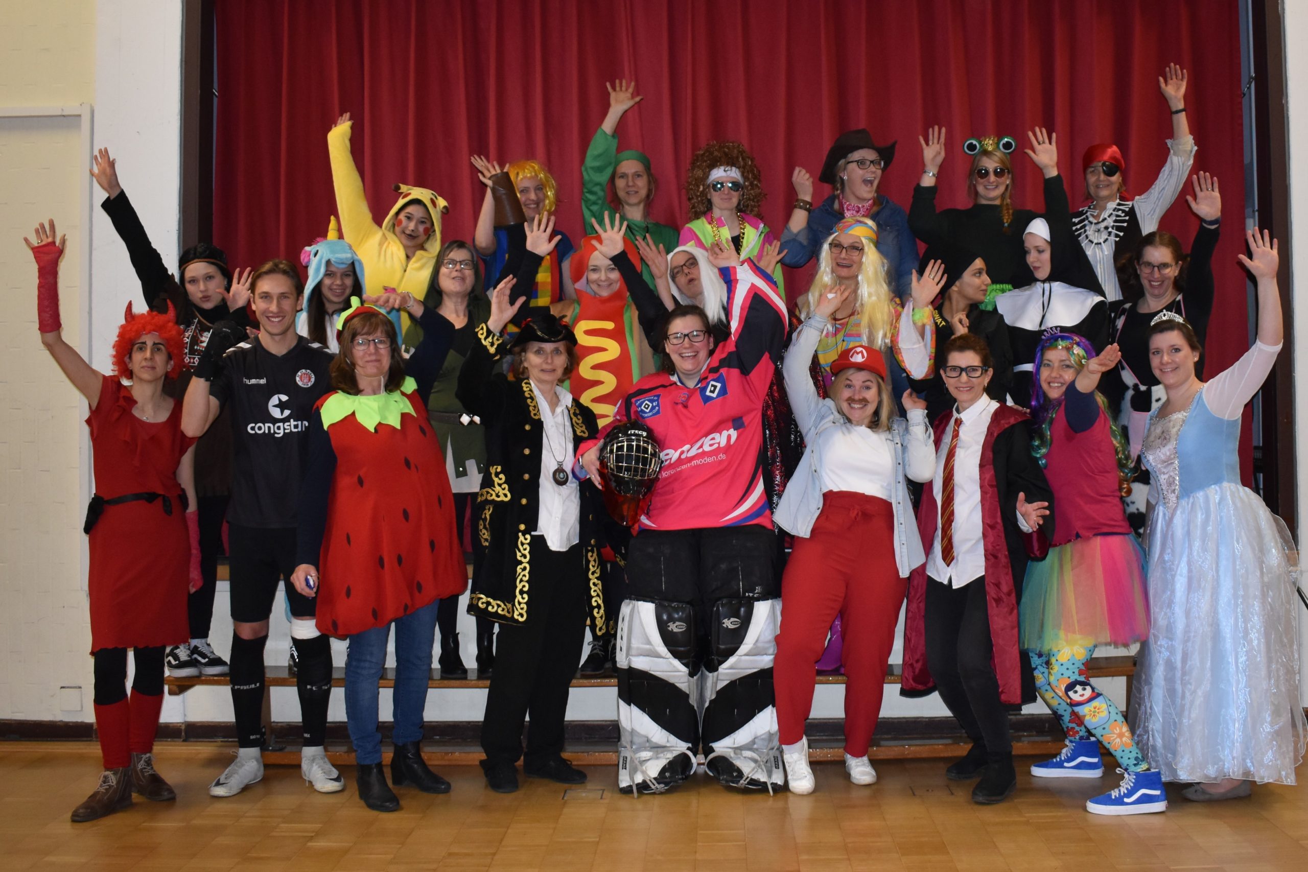DSC_0450.JPG Faschingsfeier in der Turnhalle